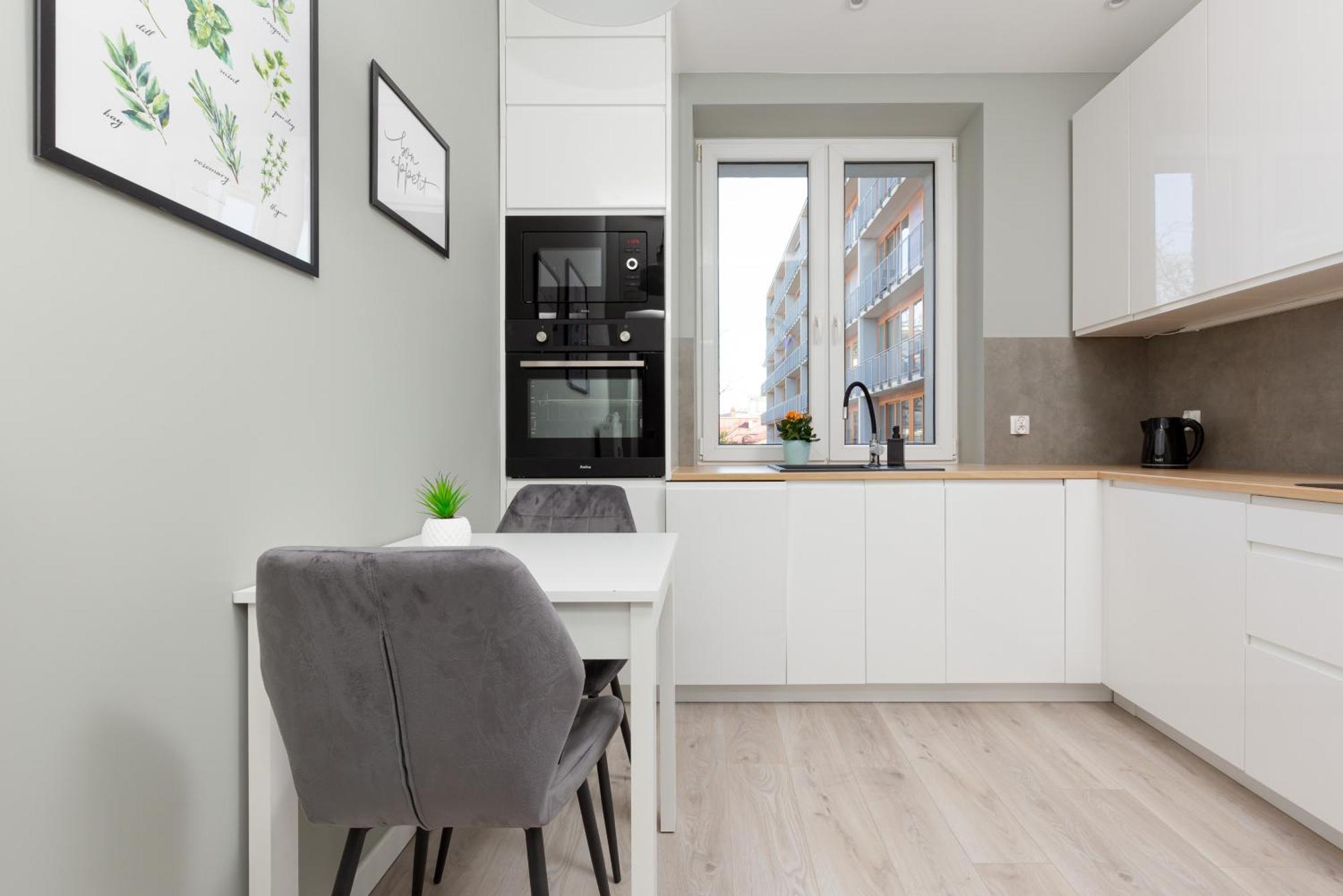 Central Apartment Emilii Plater By Noclegi Renters Варшава Екстериор снимка