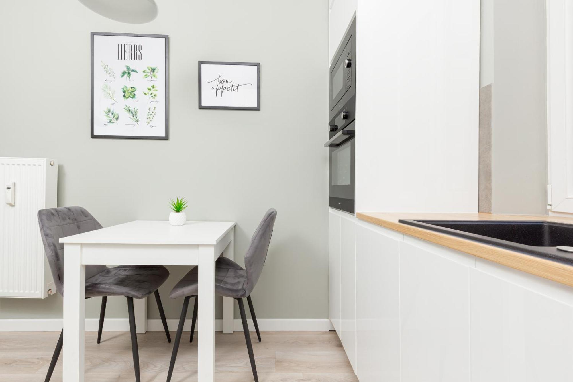 Central Apartment Emilii Plater By Noclegi Renters Варшава Екстериор снимка